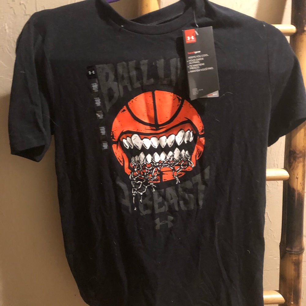 Under armor boys basketball shirt